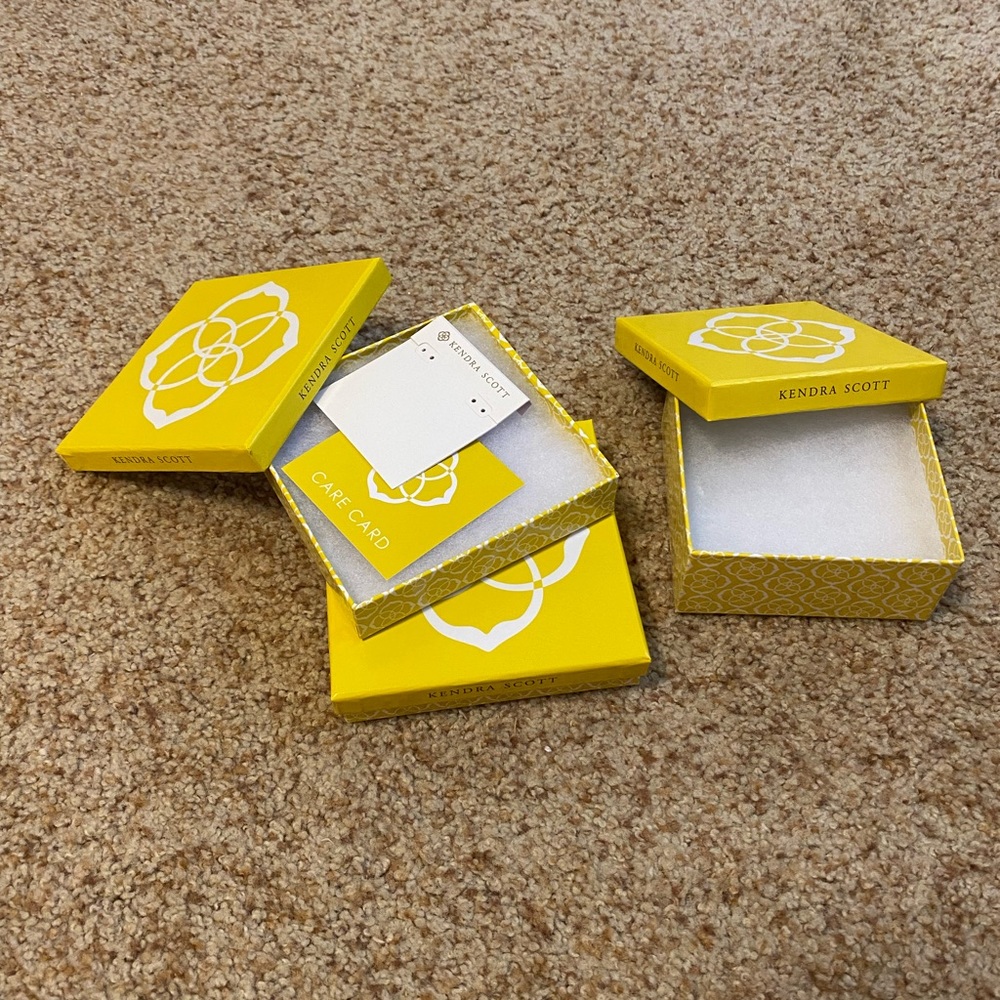 Kendra Scott Jewelry Boxes